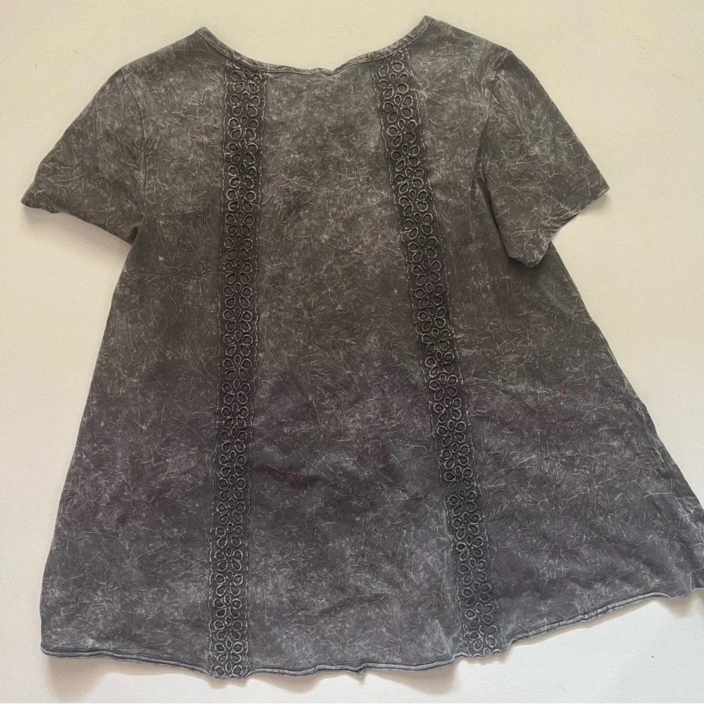 Sundance Gray Stone Wash Oversized Eyelet Short Sleeve Asymmetric Tee Size S - Picture 5 of 7